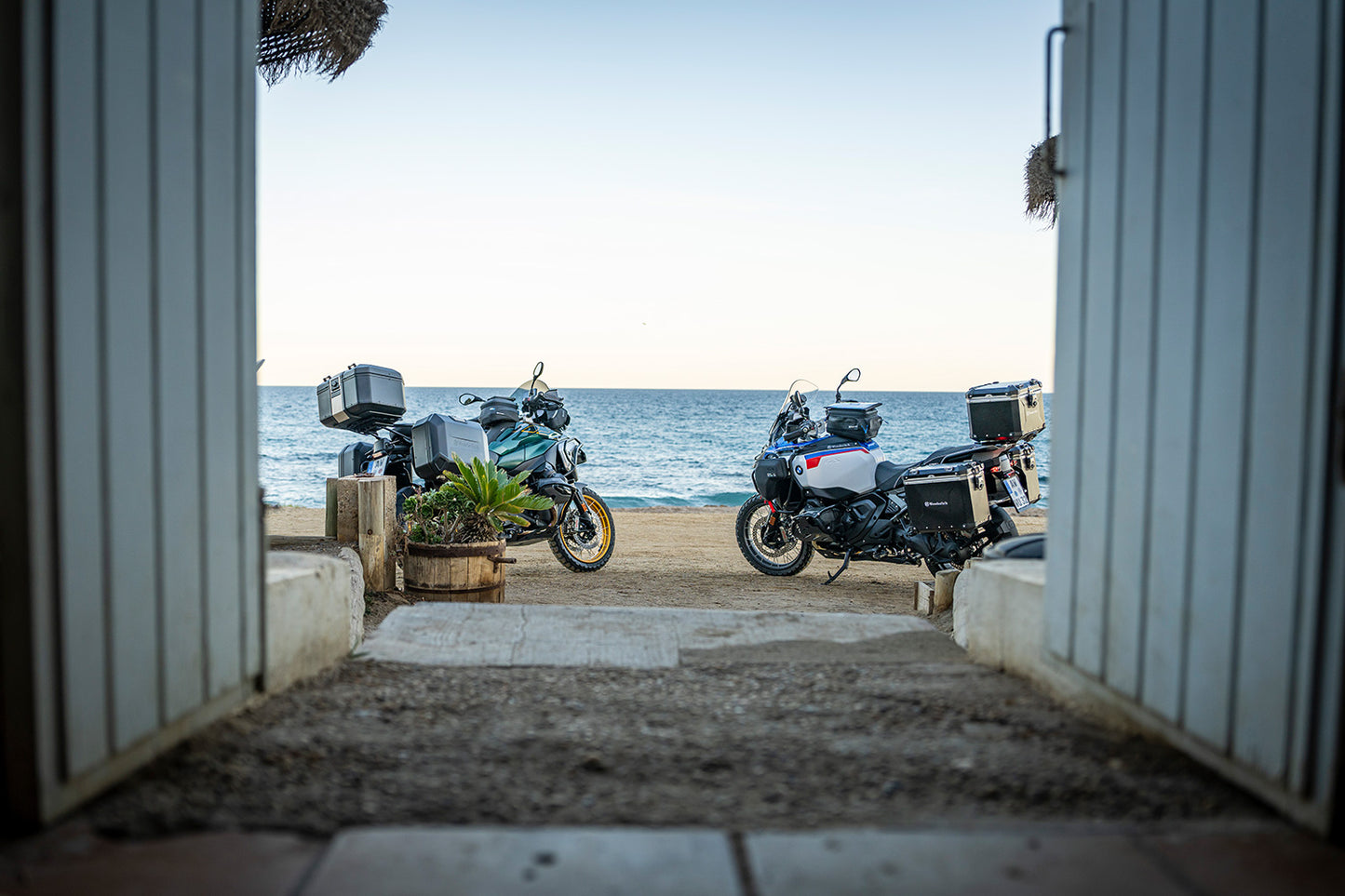 TFT Display Anti-Theft Protection with Sun Visor Preparation R 1300 GS + Adventure - black