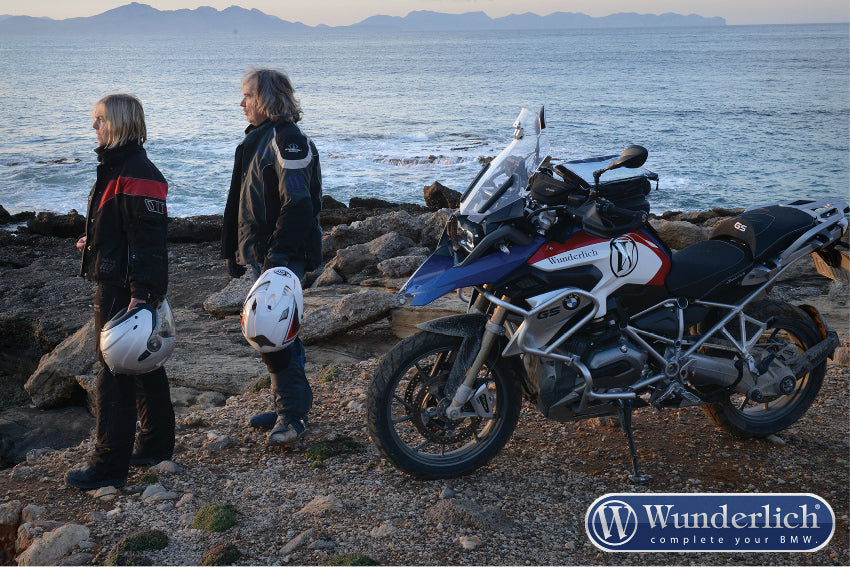 Side stand enlarger for low suspension