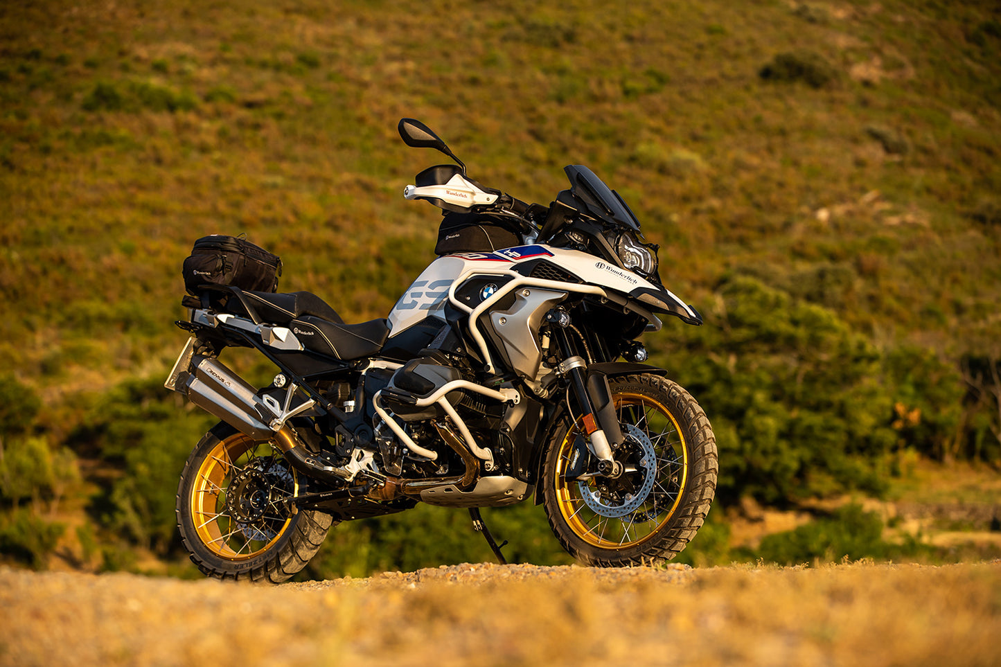 Hub cover TORNADO - titanium