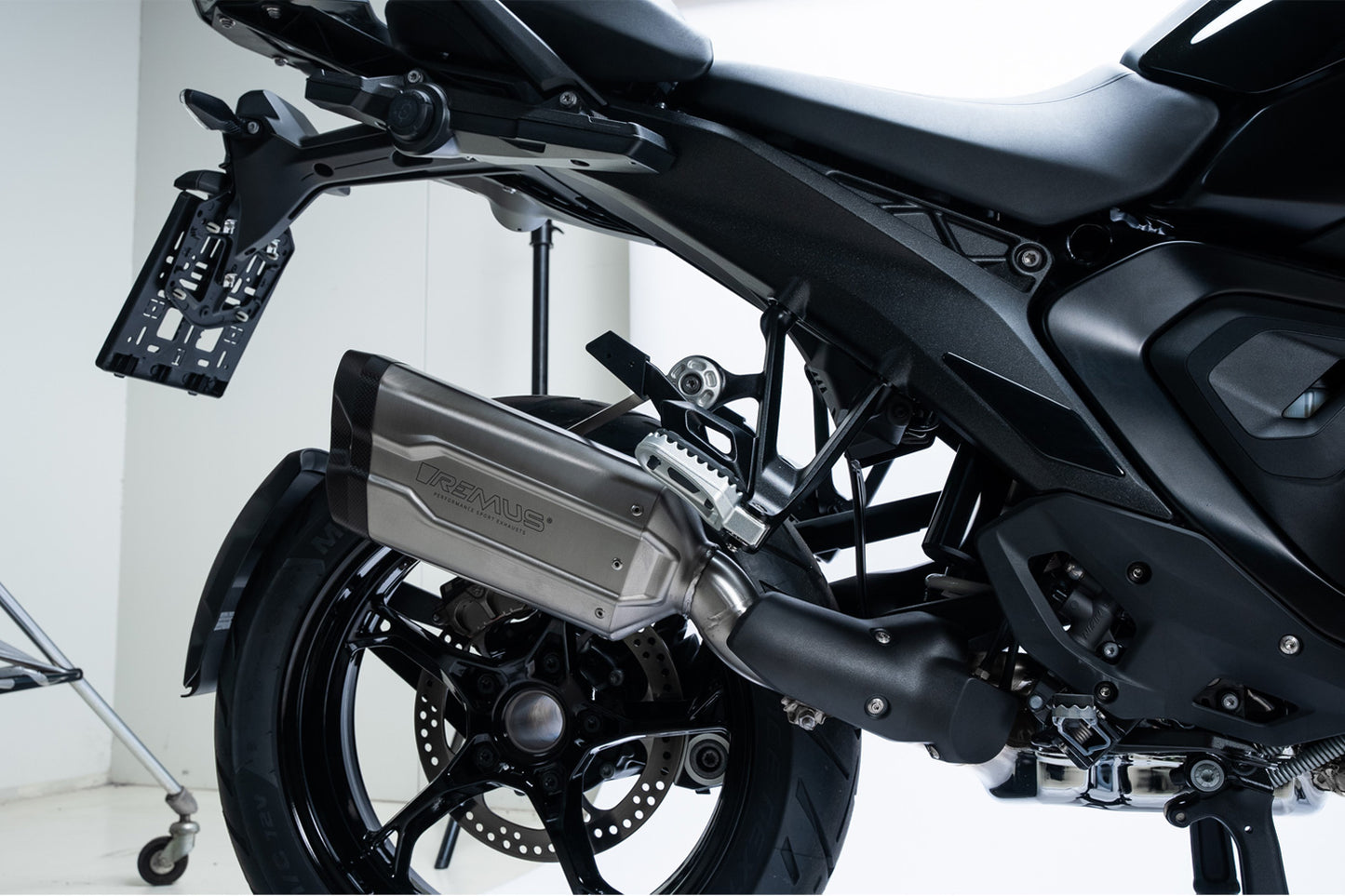 Remus 8 RACING Slip-On Silencer R 1300 GS - stainless steel