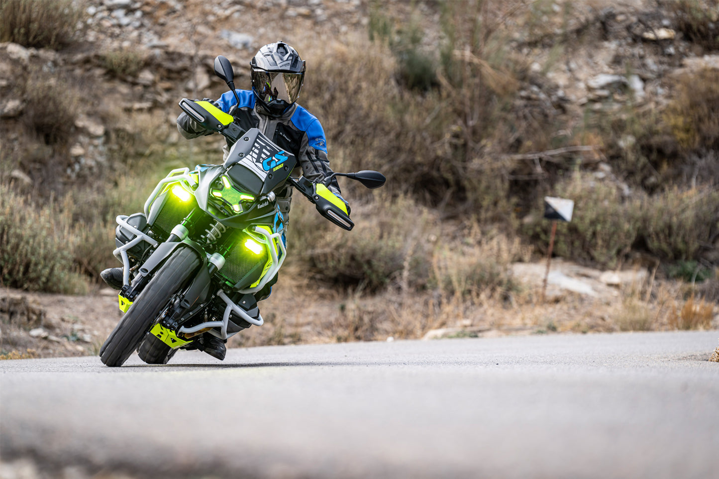 Removable headlight protection R 1300 GS - ULTIMA-Neon