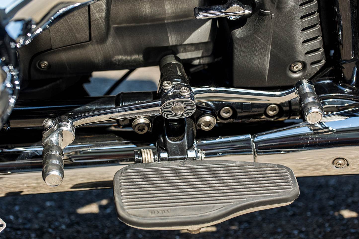 R 18 gear-shifter extension for models with footboard - polished - front