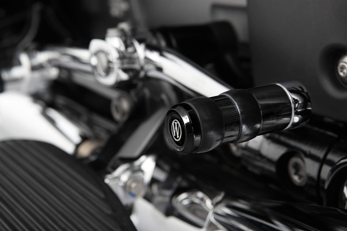 R 18 gear-shifter extension for models with footboard - black - rear