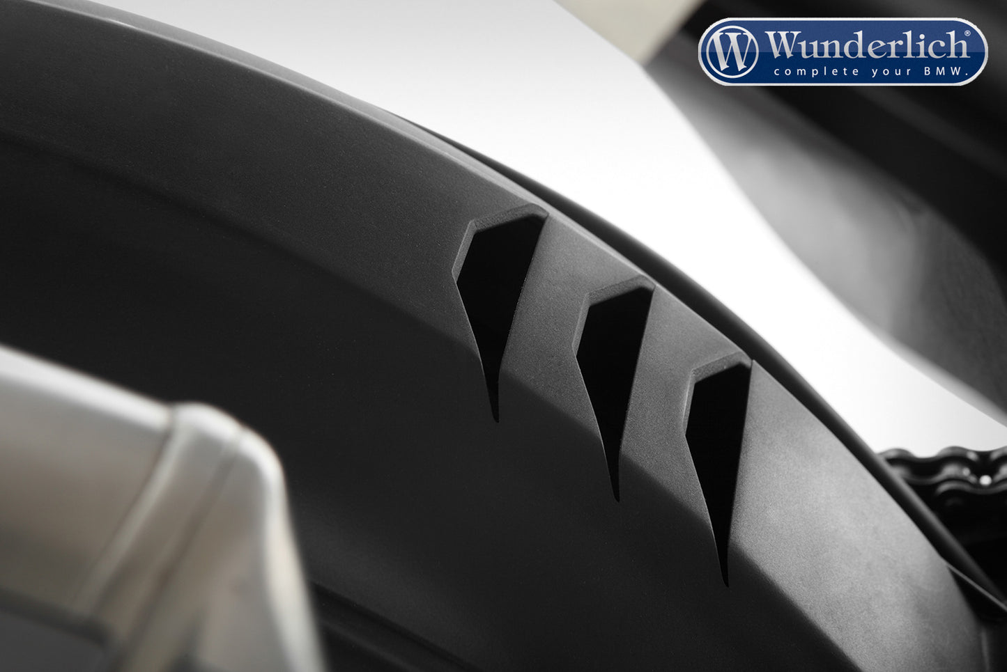 XTREME rear hugger - black