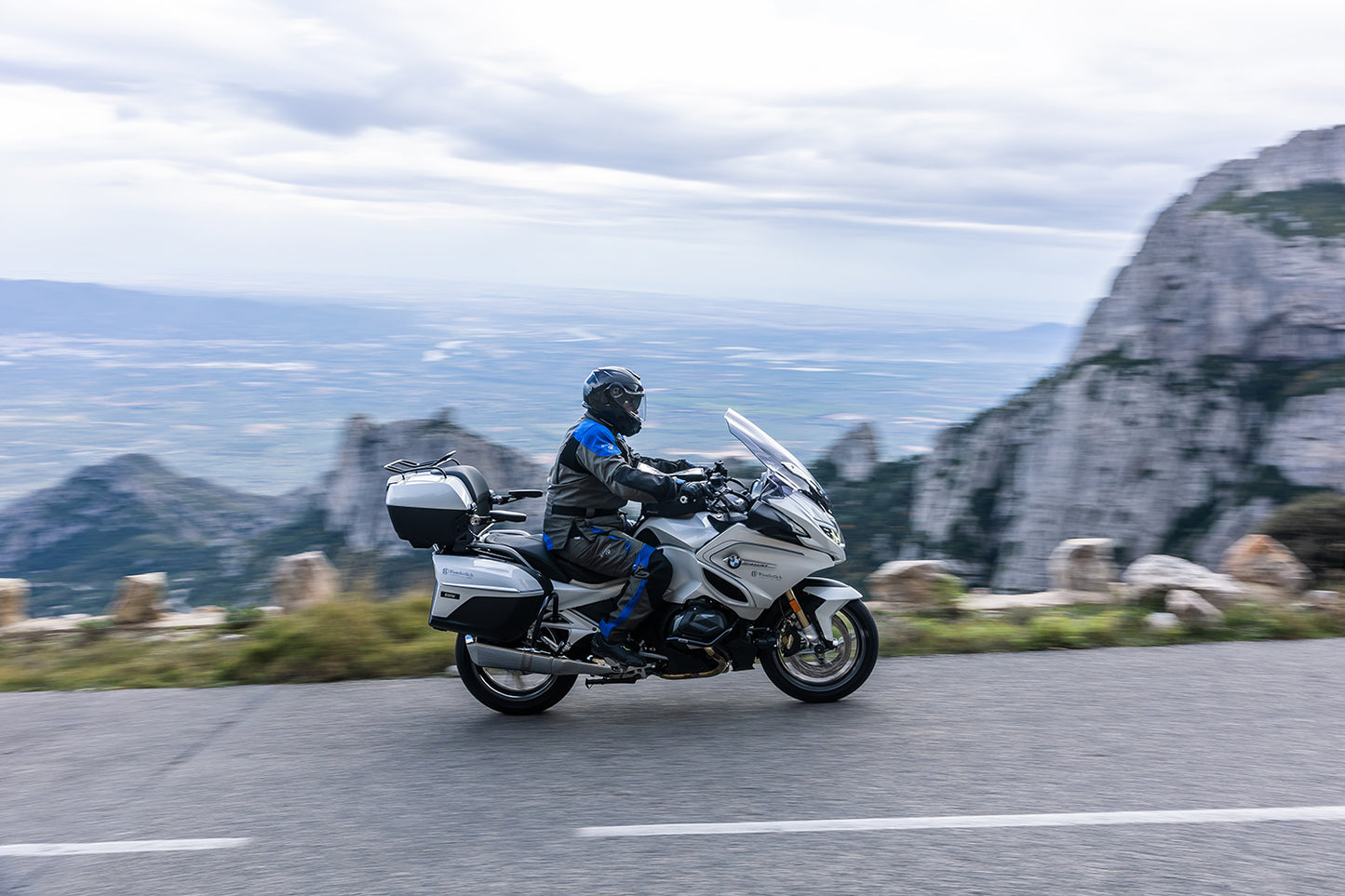 Brake lever lowering