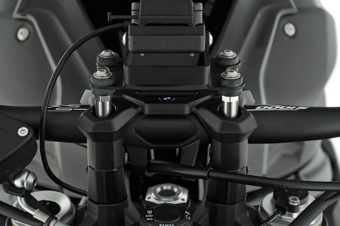 Special screws for 40mm handlebar riser with navigation