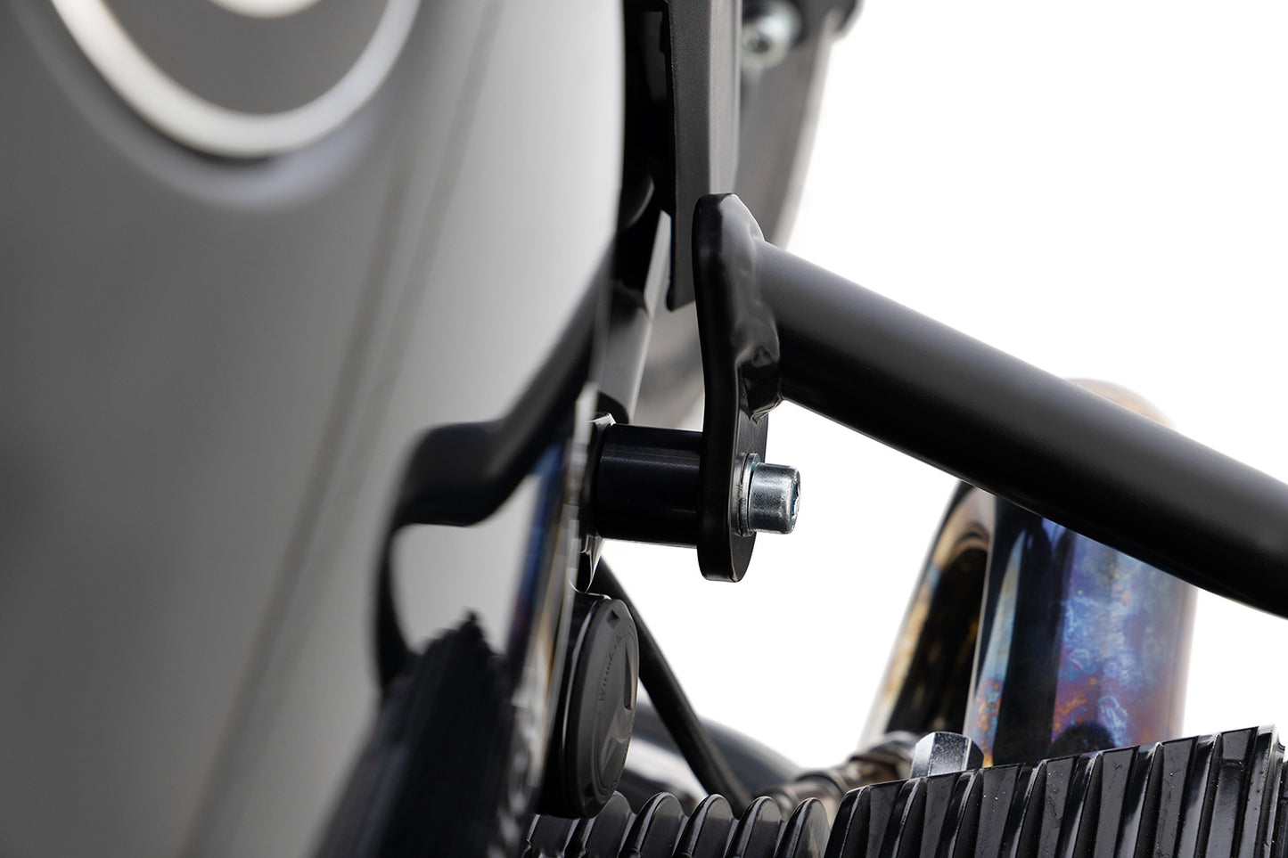 Widening set for R 12 + nineT engine protection bar - black